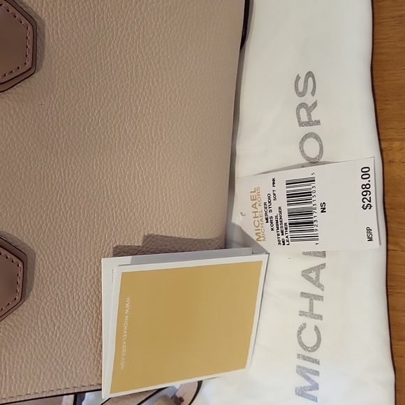 Michael Kors Medium Mercer Crossbody Bag - Picture 10 of 10